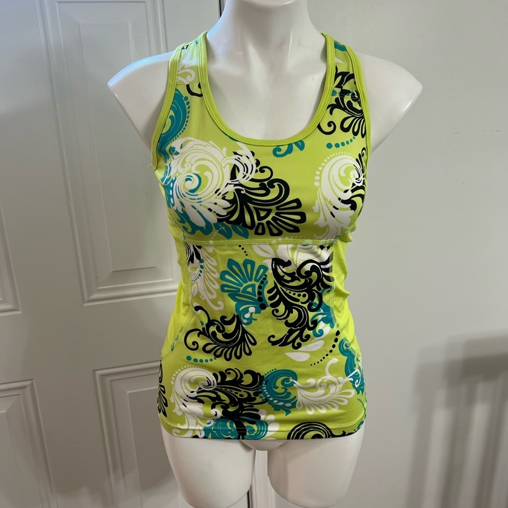 Tek Gear Yellow Blue Fitted Sleeveless Tank